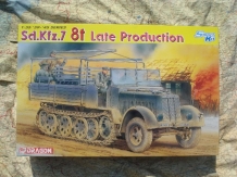 images/productimages/small/Sd.Kfz.7 8ton Late production Dragon nw.1;35 voor.jpg